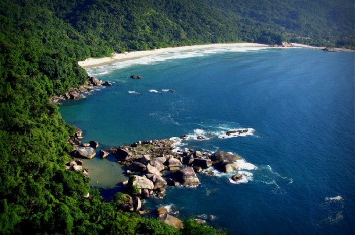 Piscina Natural e Praia do Cachadaço no Parque Nacional Serra da Bocaina